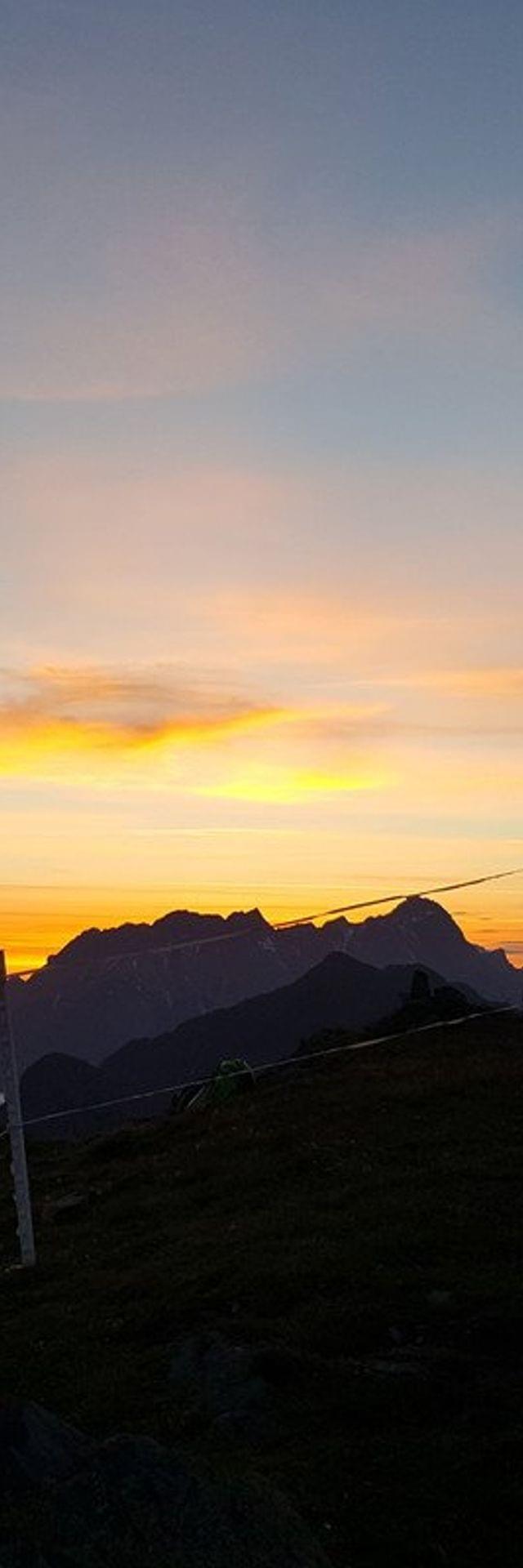 saalbach-sonnenaufgang-Hochalmspitze.jpeg