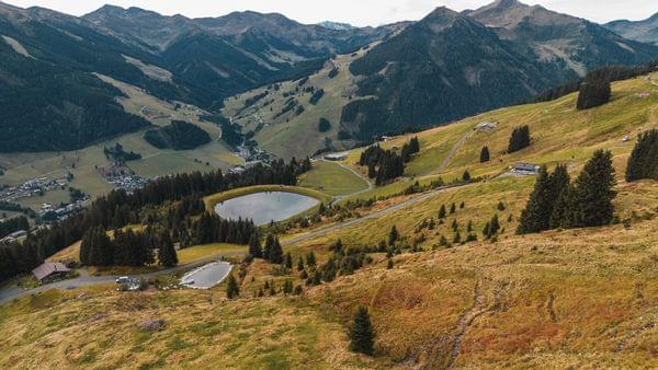 Ausblick auf den Speicherteich und das Glemmtal, Herbstliche Stimmung 