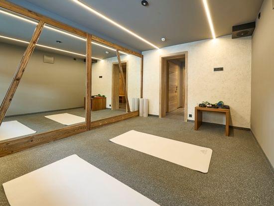 Yogamatten und Spiegel 