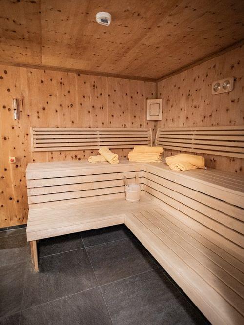 Großer Sauna aus Zirbenholz 