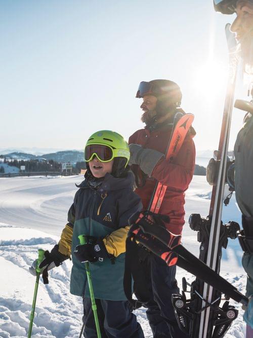 Familienskifahren_im_Skicircus_Saalbach_Hinterglemm_Leogang_Fieberbrunn__1_.jpg