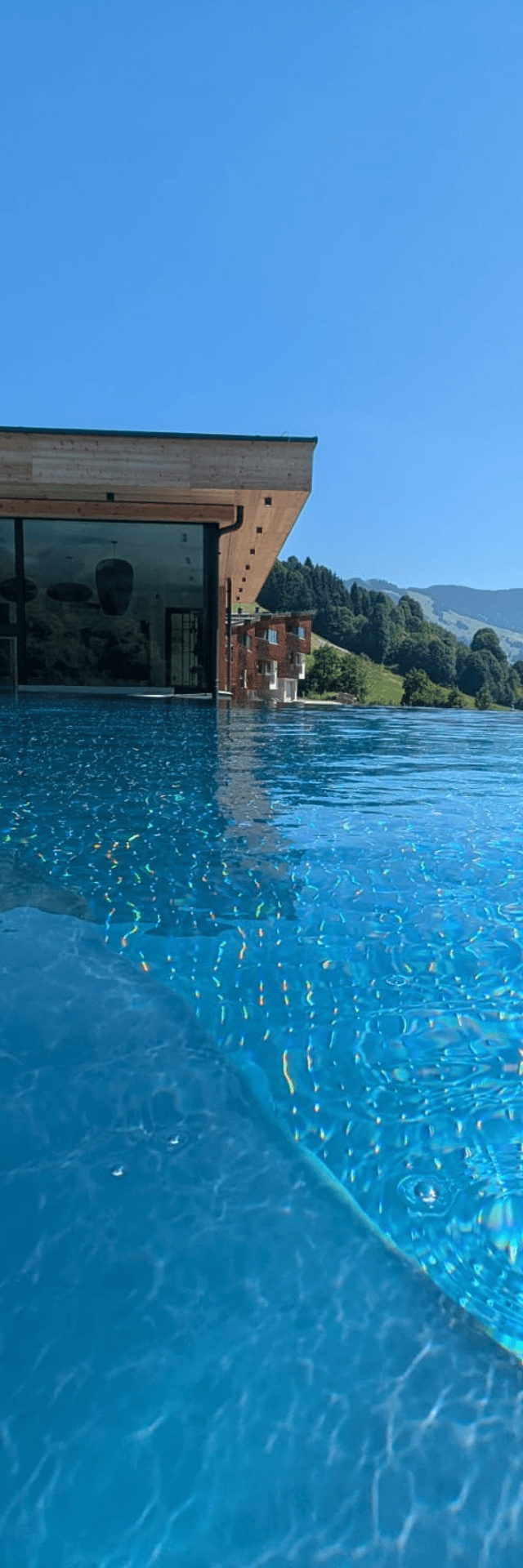 The infinity pool in summer.